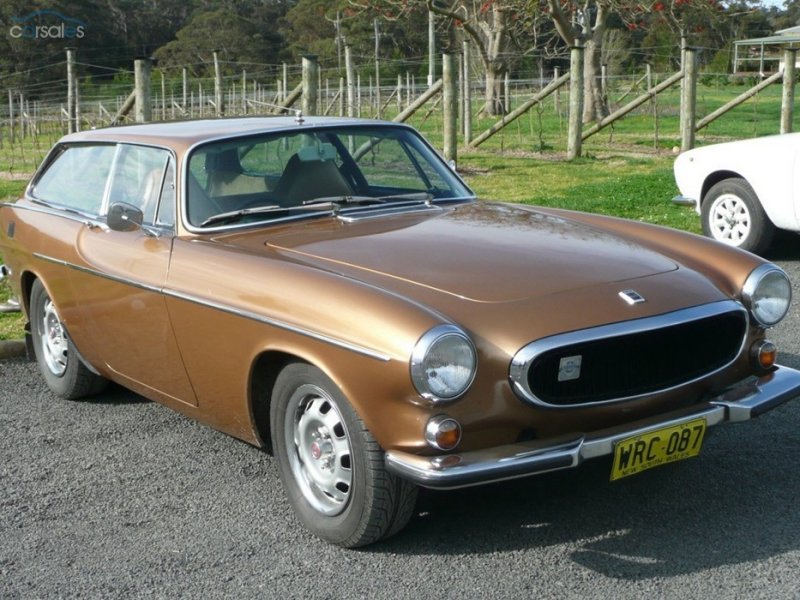 Volvo P1800ES 1972  Gold metallic (105)