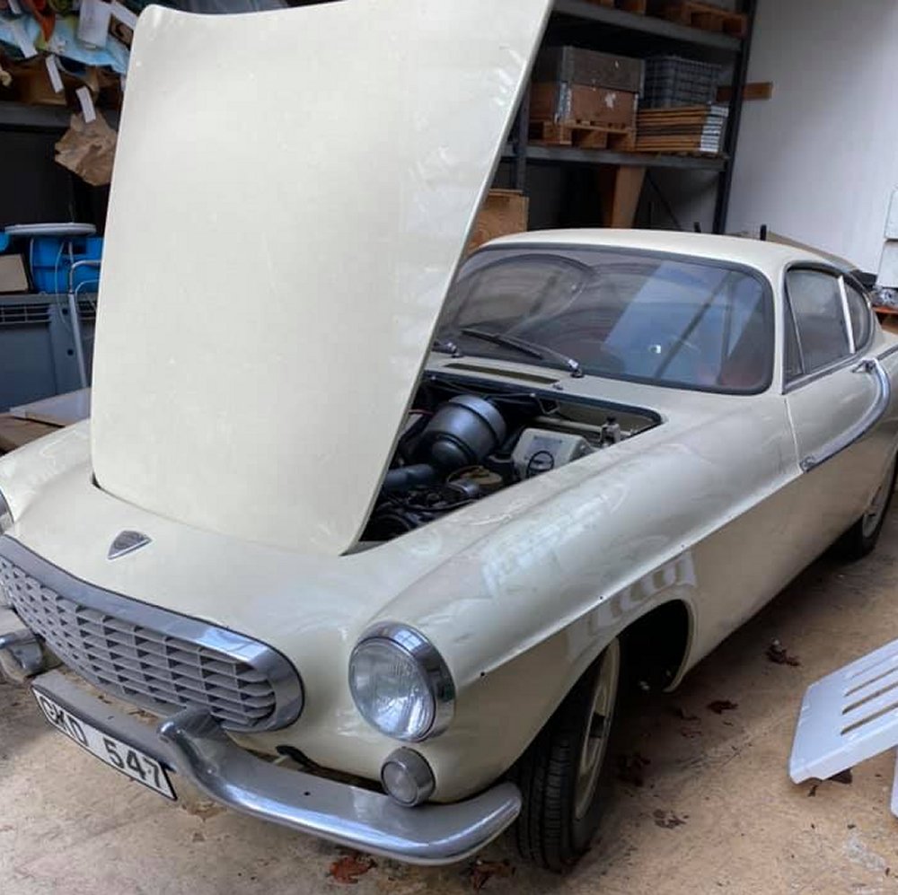 Volvo P1800